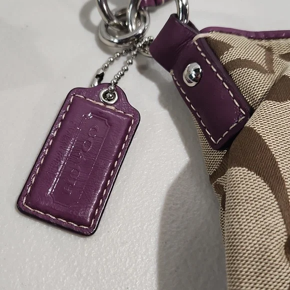 Coach - Picture 4 of 12